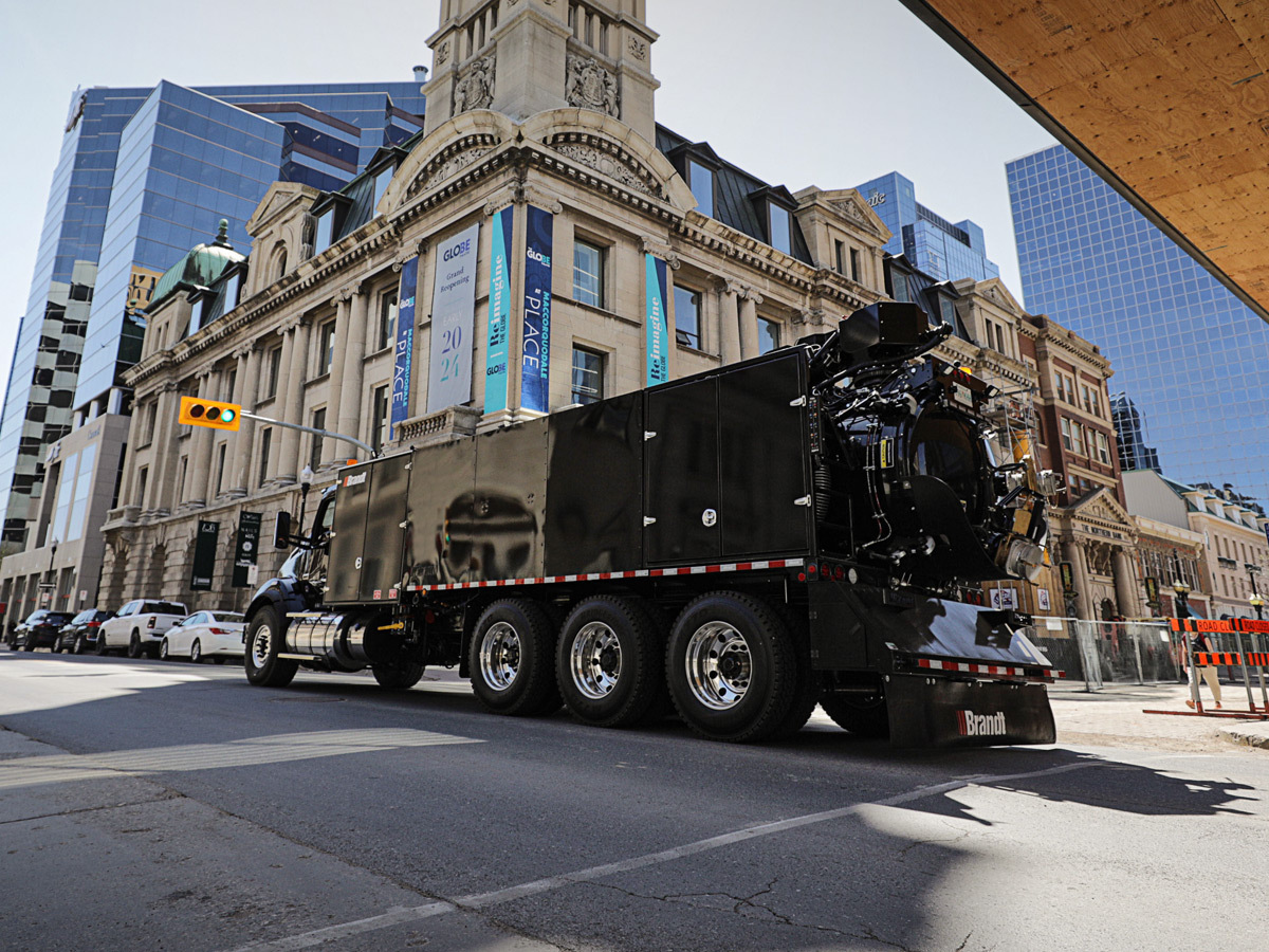 Brandt-HydroEx-truck-city