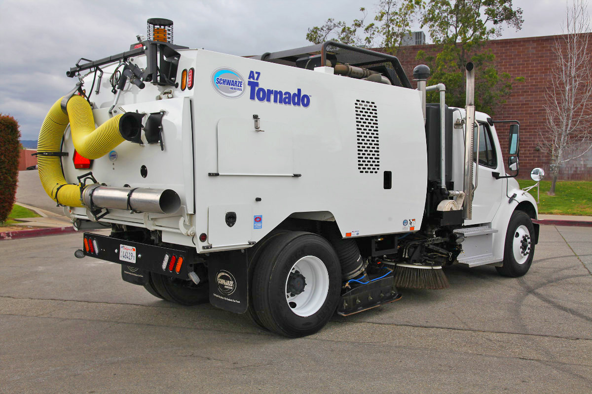 Schwarze-A7-Tornado-rear-hose