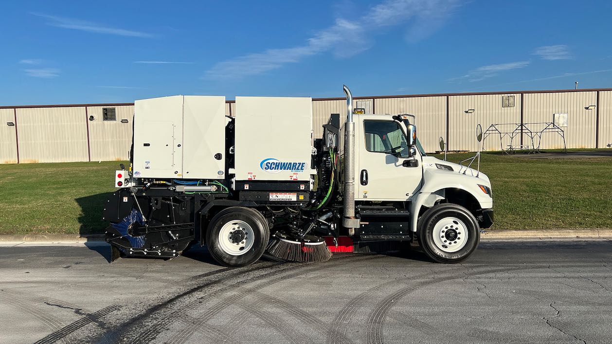 Schwarze M5 Torrent SE side